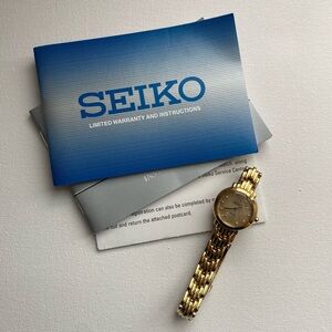 Seiko Solar V115 Gold watch